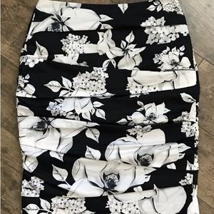 WHBM Rose Floral Tiered Pencil Skirt 8